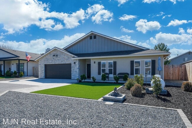 Primary Photo - 4 br, 2 bath House - 914 Passion Place