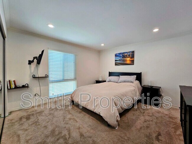 Building Photo - 320 Hermosa Ave