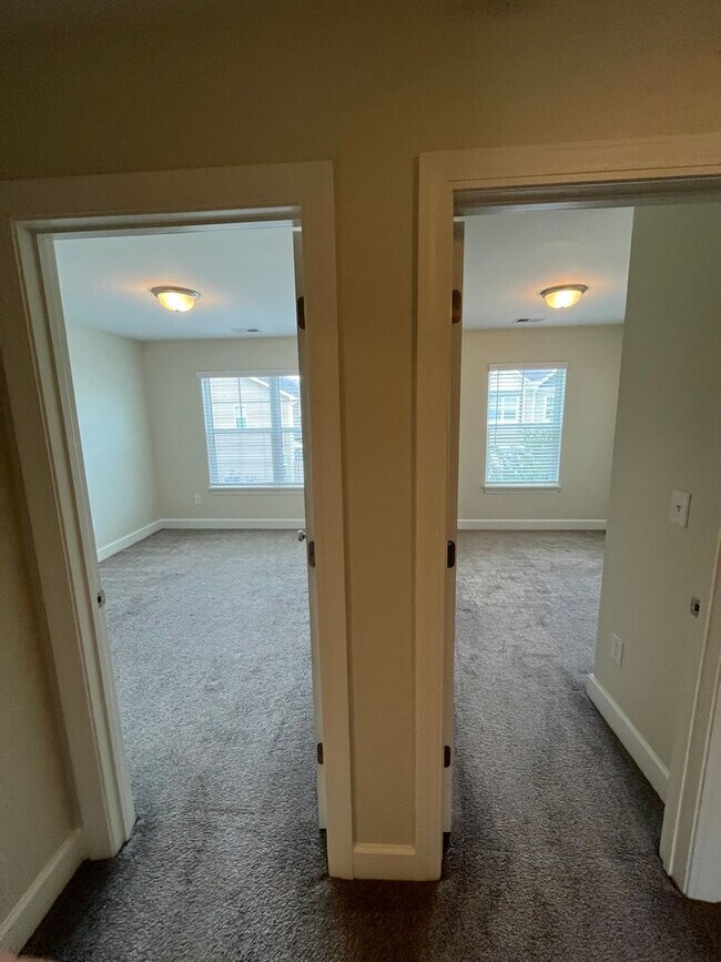 Building Photo - 116 Bluet Ln