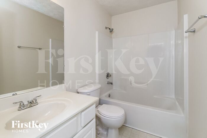 Building Photo - 4965 Markim Forest Ln