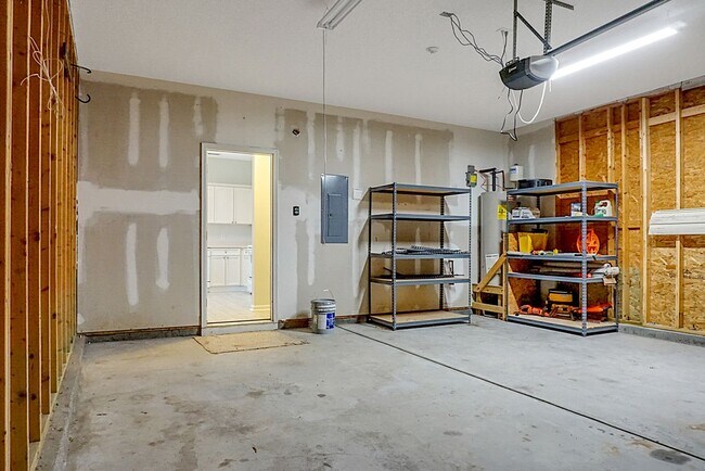 Building Photo - Cozy Comfort & Convenience: Your New 3 BR,...