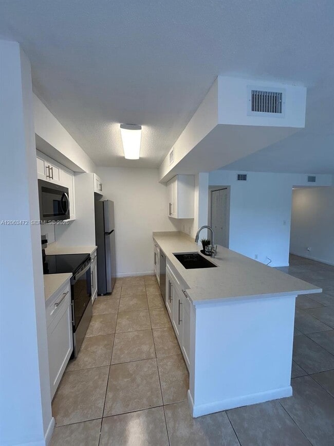 Building Photo - 815 Boynton Beach Blvd