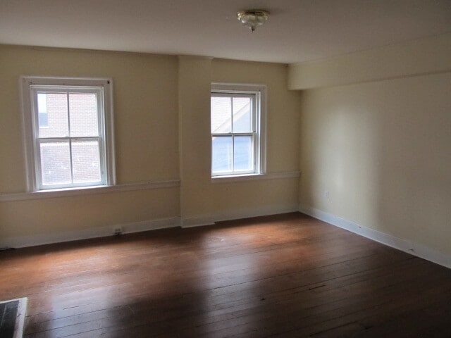 Building Photo - 614 Caroline St