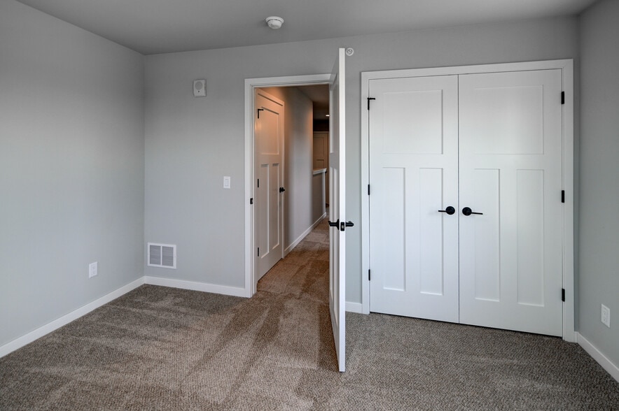 Building Photo - 2908 Radicchio Dr