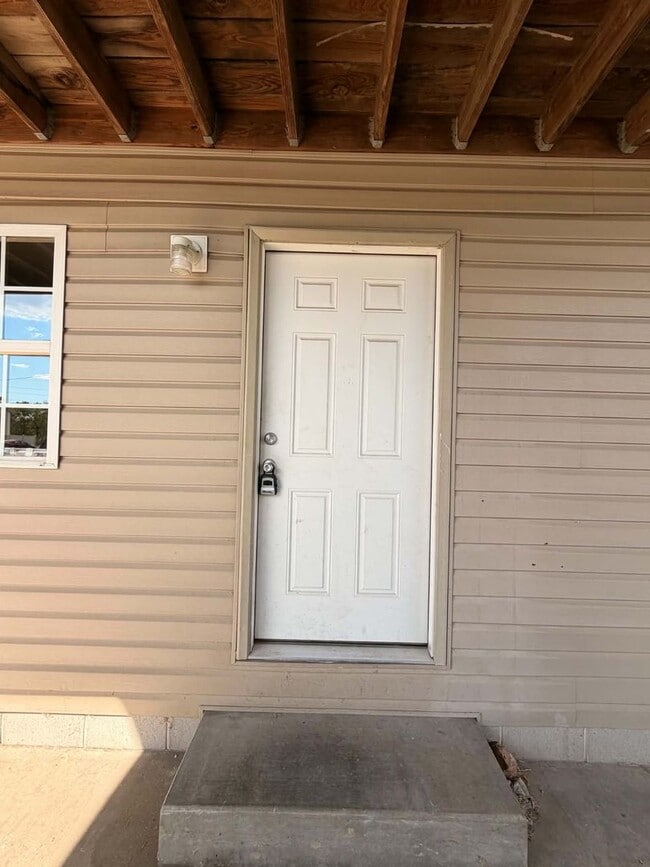 Building Photo - 4563 E Zora St