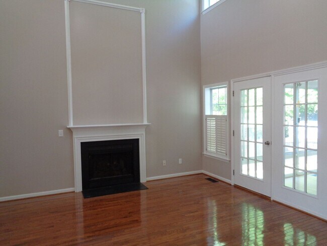 Building Photo - House For Rent in NW Greensboro!