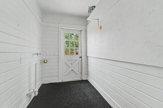 Building Photo - 1122 I St