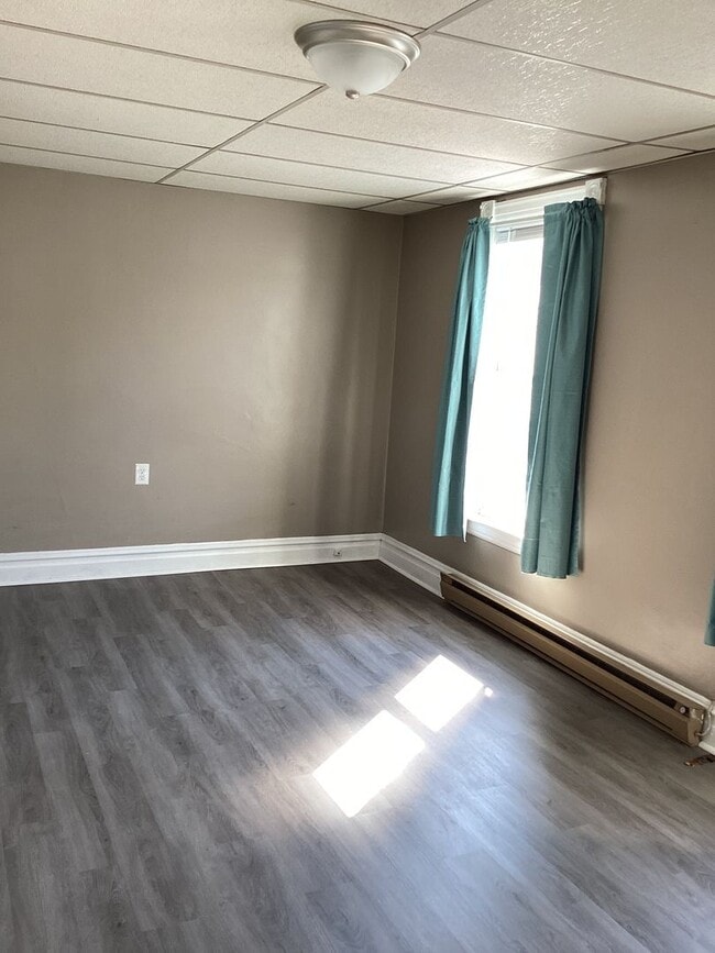 Building Photo - 319 Fairview Ave