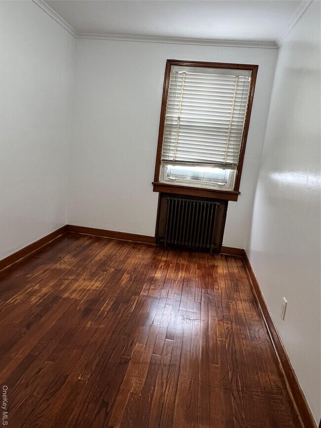 Building Photo - 92 Fir St