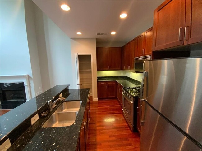 Building Photo - 5997 Brookside Oak Cir