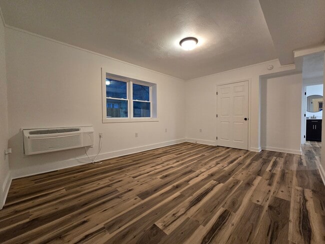 Building Photo - Ground Apt #3