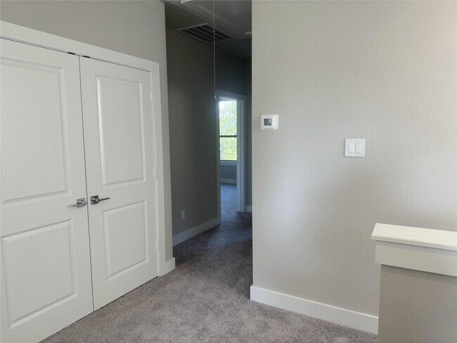 Building Photo - 540 Janisch Rd