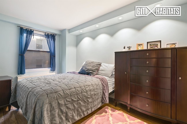 Building Photo - QUAKER RIDGE