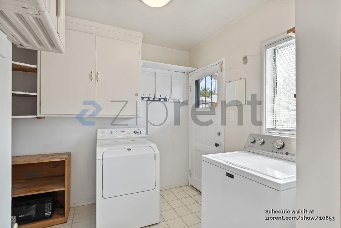 Building Photo - 277 W Juana Ave