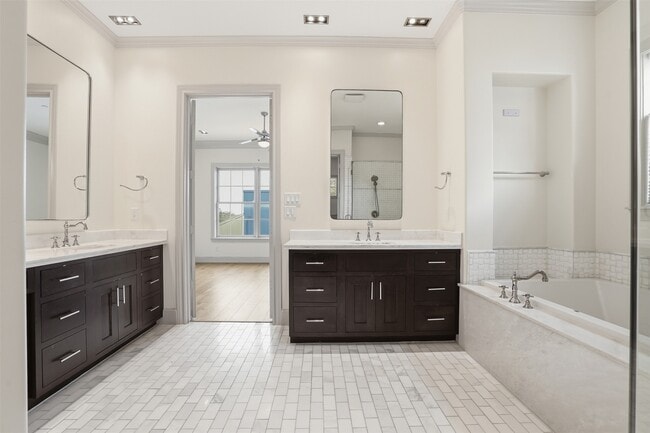 Building Photo - 19 Robita St