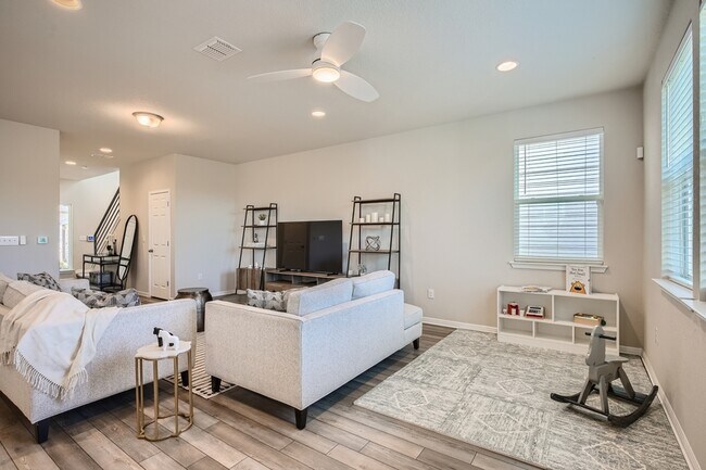 Building Photo - 9604 Dawn Pearl Dr