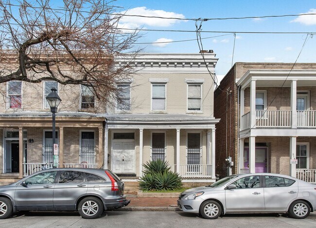 Building Photo - 516 W Clay St