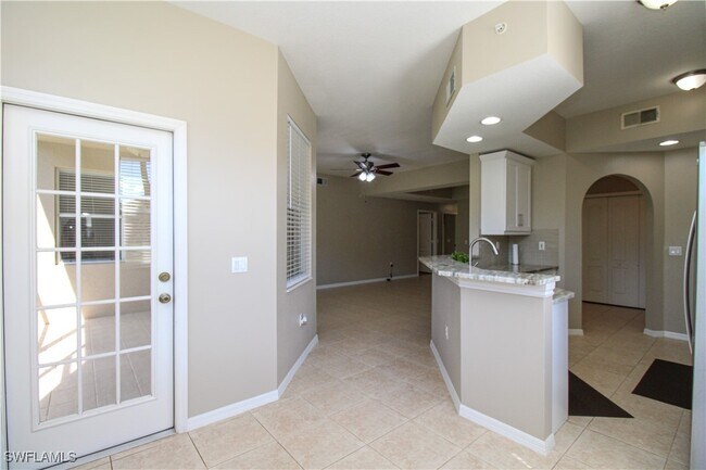 Building Photo - 354 Dover Pl