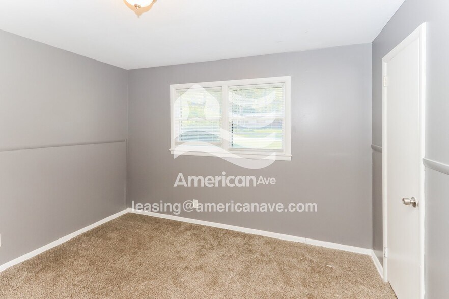 Building Photo - 4012 Lindwood Dr