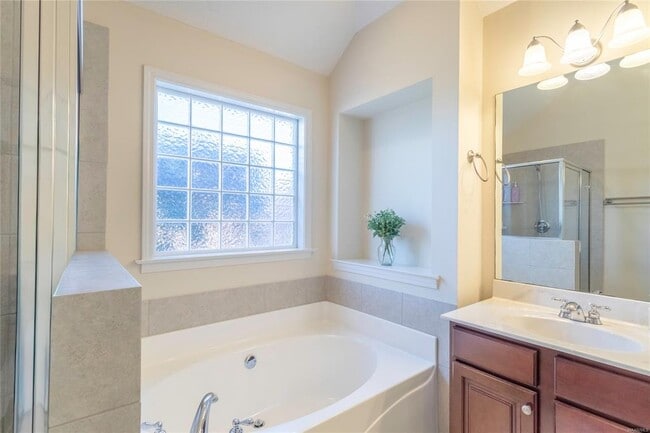 Building Photo - 612 Stoneybrooke Way