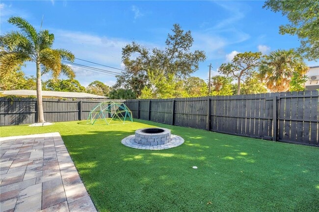 Building Photo - 4891 Venetian Blvd NE