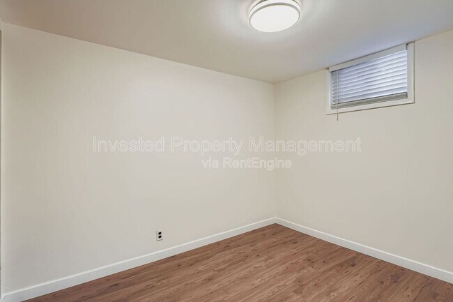 Building Photo - 4334 E 18th Ave