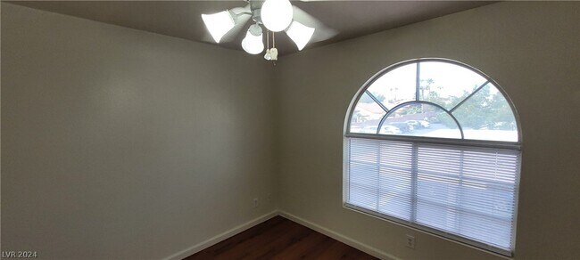 Building Photo - 3125 N Buffalo Dr