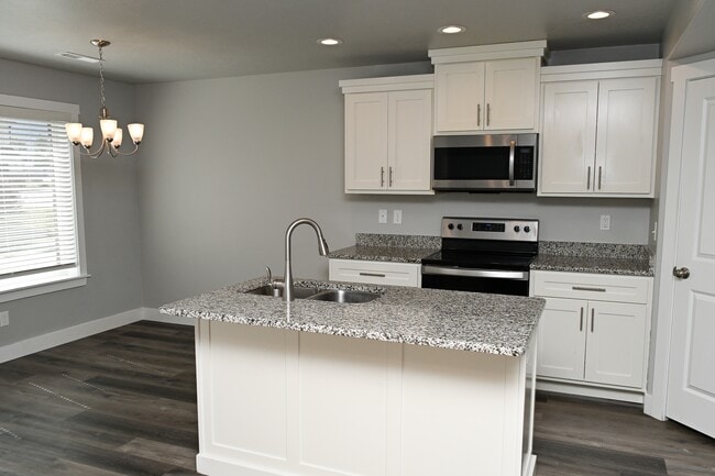 Building Photo - 2032 N 350 E