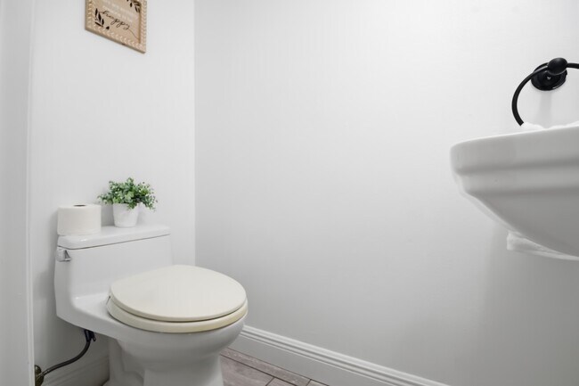 Building Photo - 7447 Hawkins Rd