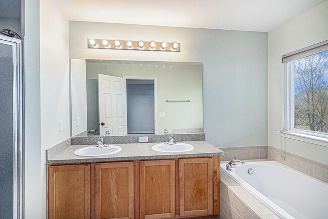 Building Photo - 3138 Asher Rd