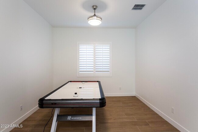 Building Photo - 8543 W Palo Verde Dr