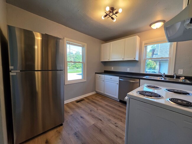 Primary Photo - Shipyard Maple At 5th