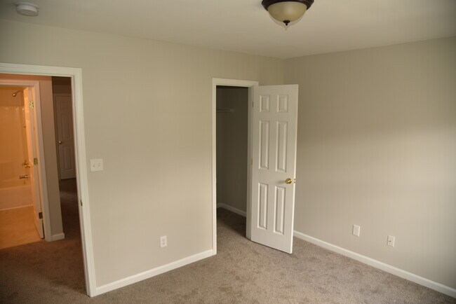 Building Photo - 5409 Johnston Mill Ct