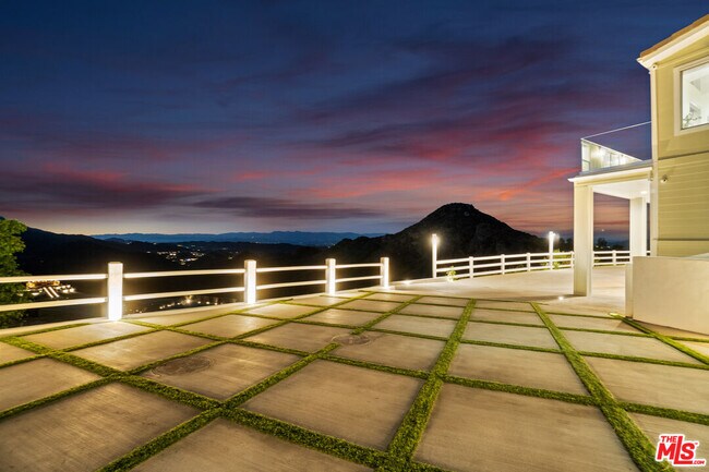 Building Photo - 265 Westlake Blvd