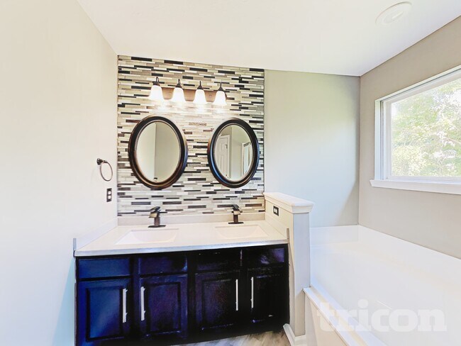 Building Photo - 3210 Crestwell Dr