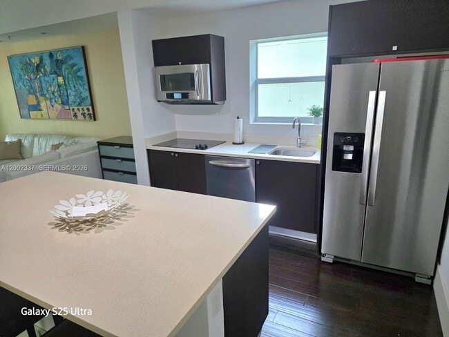 Building Photo - 5300 NW 87th Ave