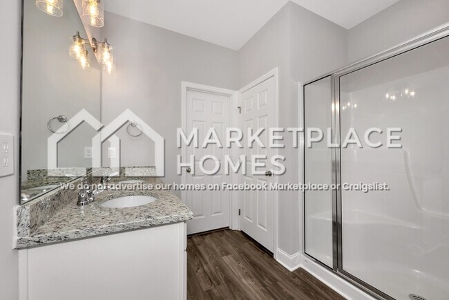 Building Photo - 174 River Pointe Dr