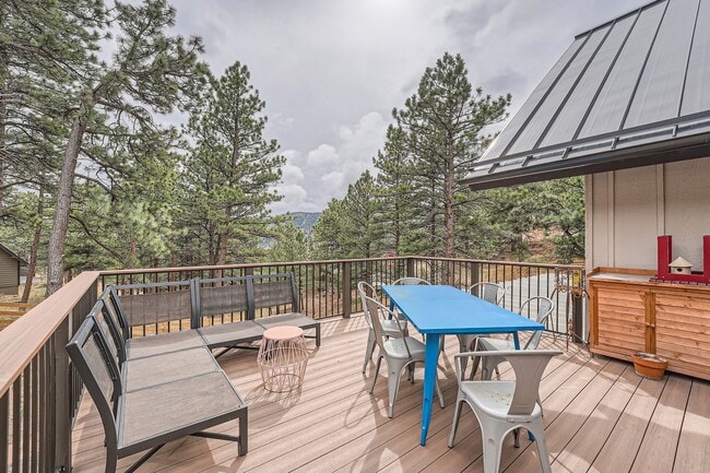 Building Photo - Mountain Retreat: Fully Furnished 3 BDR Home with Sauna