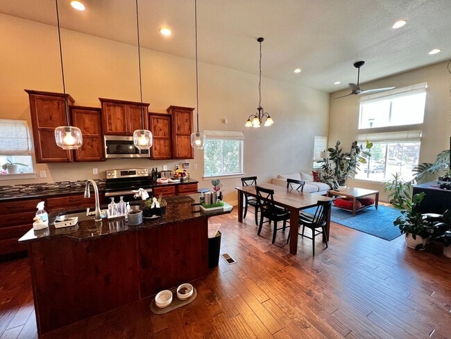 Building Photo - Beautiful 5 Bed House in North Fort Collins!
