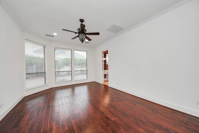 Building Photo - 1807 Ravenel Ln