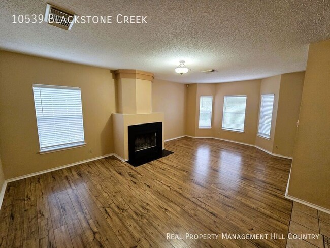 Building Photo - 10539 Blackstone Creek