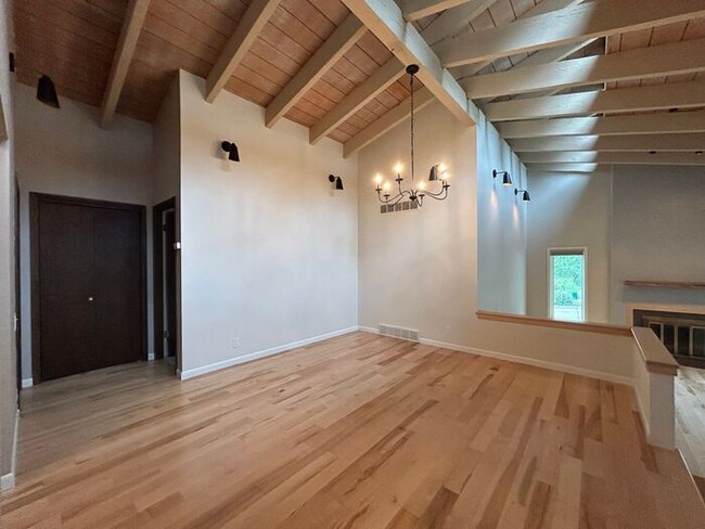 Building Photo - $3,350 | 5 Bedroom, 2.5 Bathroom House | P...