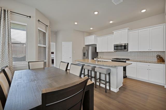 Building Photo - 3935 Chesapeake Ln