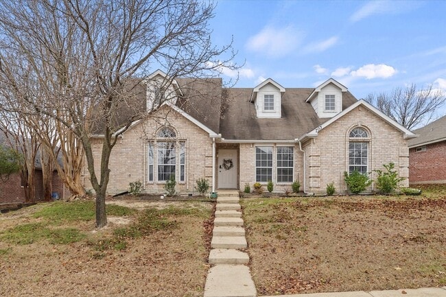 Building Photo - 703 Primrose Ln