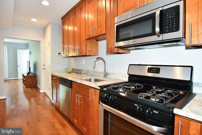 Building Photo - 1643 Montello Ave NE