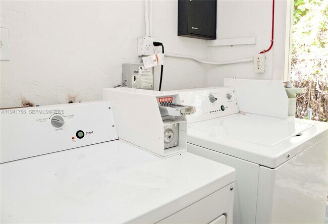 Building Photo - 2206 Fillmore St