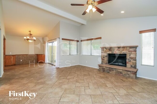 Building Photo - 1388 N Santa Anna Ct