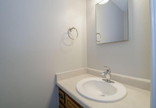 Building Photo - 812 Golf View Pl