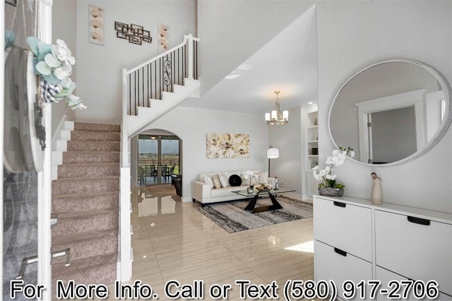 Building Photo - 6309 SW Oakmont Blvd