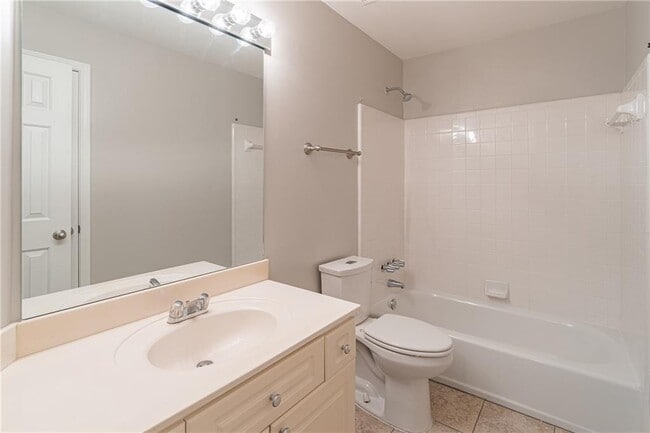 Building Photo - 205 Vickery Way